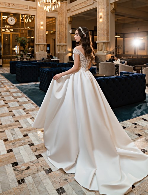 https://elisebride.ro/images/stories/virtuemart/product/4 Amelie       (4).jpg